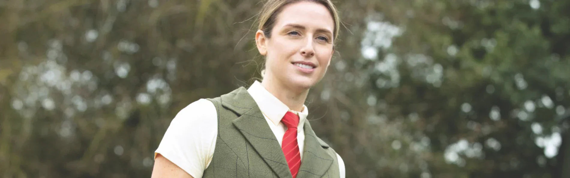 English Riding Clothes: Complete Guide to the Classic Equestrian Look (+ Style Tips)