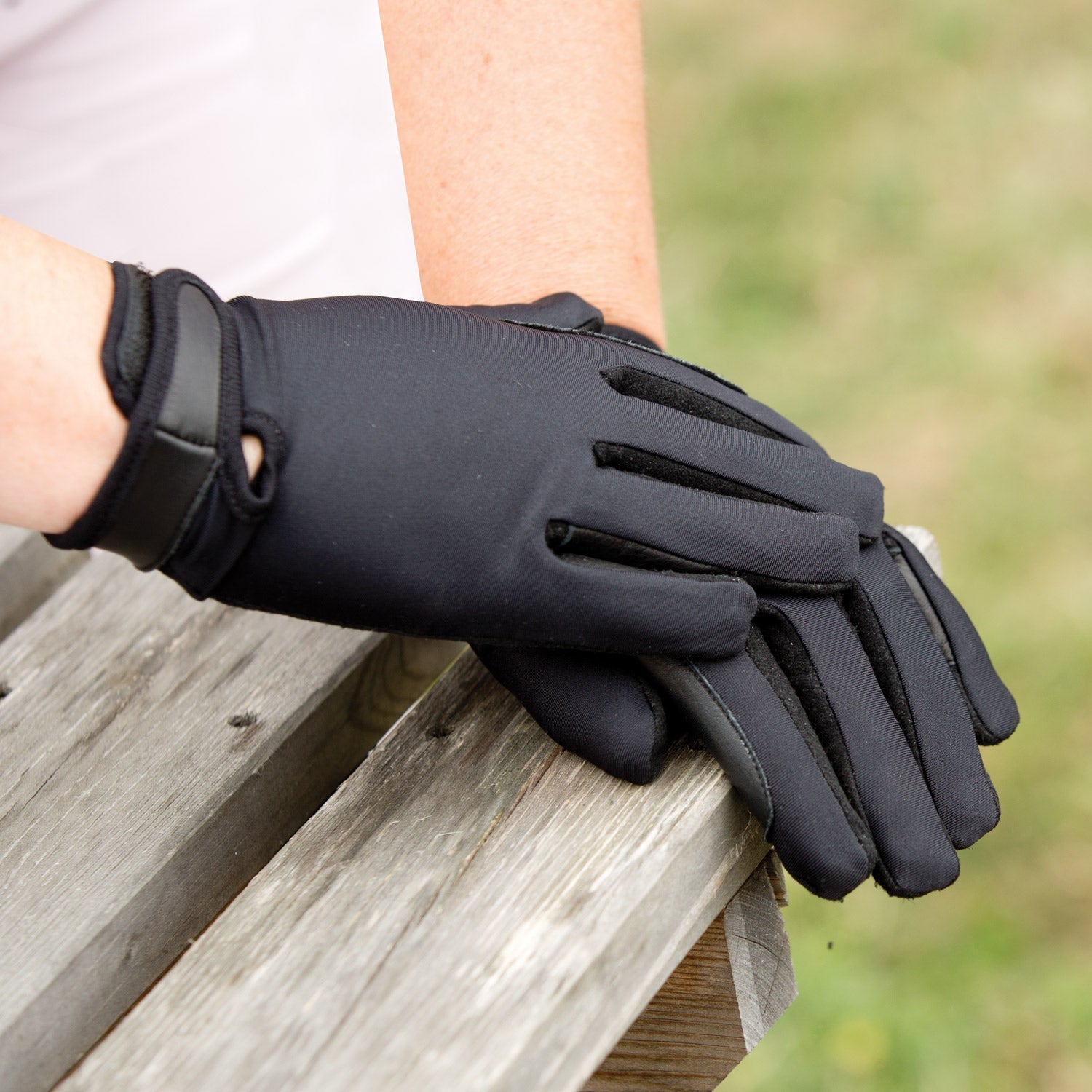 Junior Stretch Show Gloves - Equetech